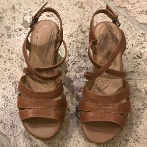 Naturalizer tan leather wedge sandals